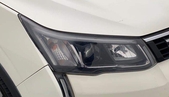2019 Mahindra XUV300 W8 1.5 DIESEL, Diesel, Manual, 22,533 km, Right headlight - Faded