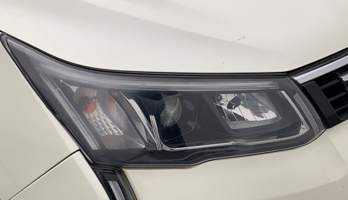 2019 Mahindra XUV300 W8 1.5 DIESEL, Diesel, Manual, 22,533 km, Right headlight - Minor scratches