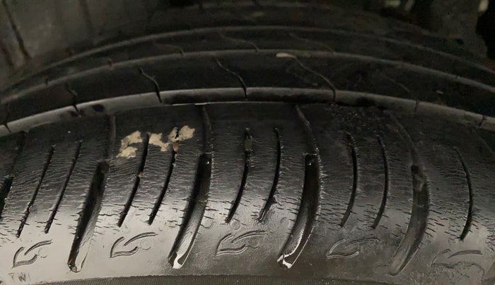 2019 Mahindra XUV300 W8 1.5 DIESEL, Diesel, Manual, 22,533 km, Right Rear Tyre Tread