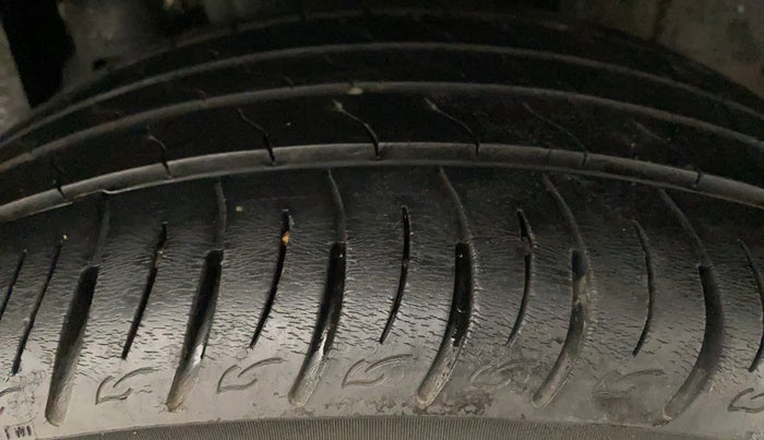 2019 Mahindra XUV300 W8 1.5 DIESEL, Diesel, Manual, 22,533 km, Left Rear Tyre Tread