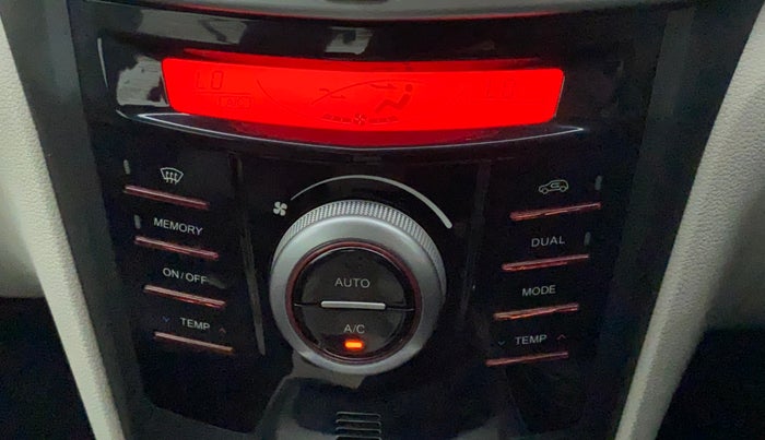 2019 Mahindra XUV300 W8 1.5 DIESEL, Diesel, Manual, 22,533 km, Automatic Climate Control