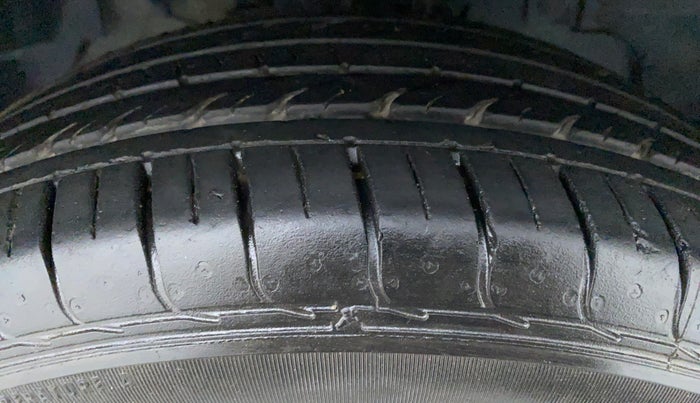 2020 Tata NEXON XE, Petrol, Manual, 18,280 km, Right Front Tyre Tread