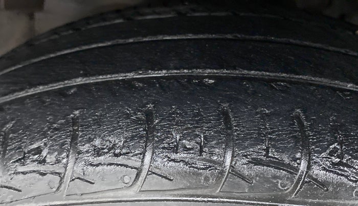 2015 Honda Amaze 1.2 SMT I VTEC, Petrol, Manual, 49,236 km, Left Front Tyre Tread