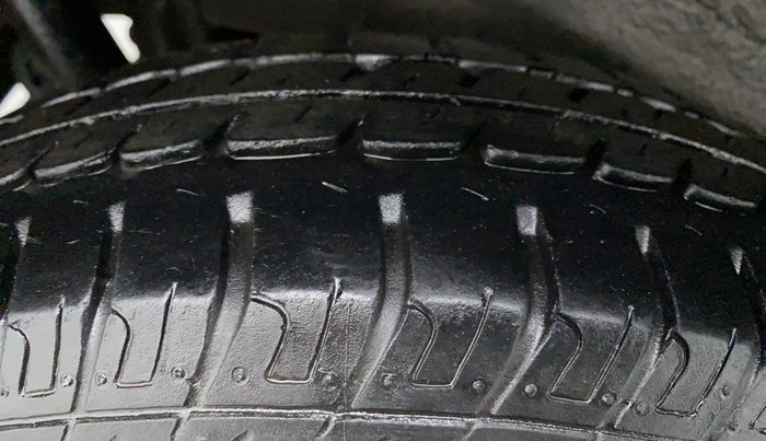 2014 Maruti Wagon R 1.0 LXI, Petrol, Manual, 23,786 km, Left Rear Tyre Tread