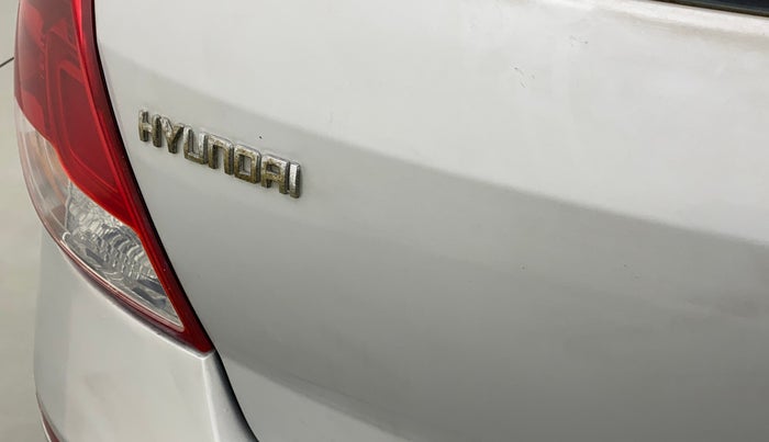 2013 Hyundai i20 MAGNA O 1.2, Petrol, Manual, 32,679 km, Rear monogram/logo - Slight discoloration