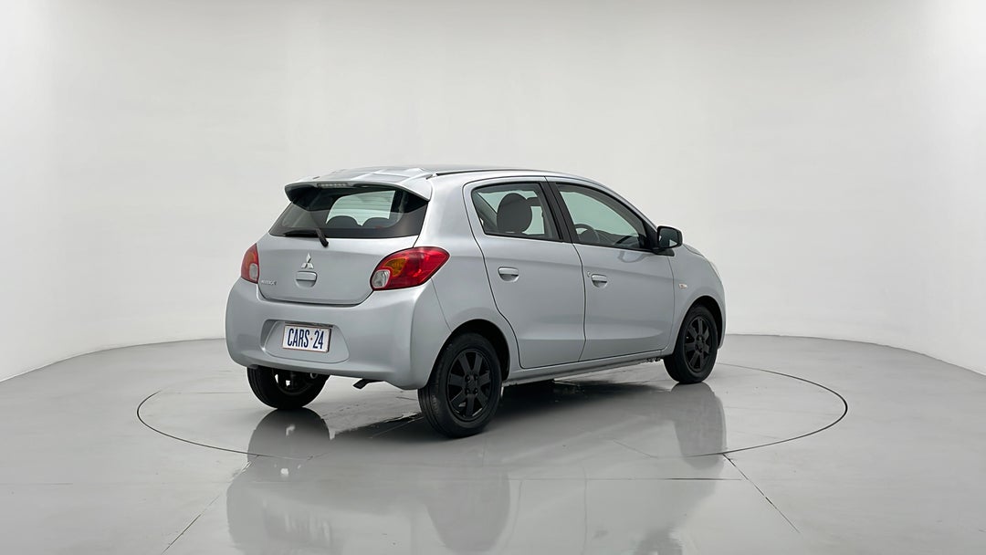 Right Back Diagonal (45- Degree) View