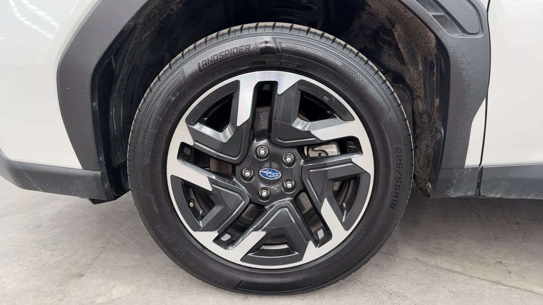 2025 Subaru Forester 2.5i (AWD), Automatic, 33387 km, Left Front Wheel