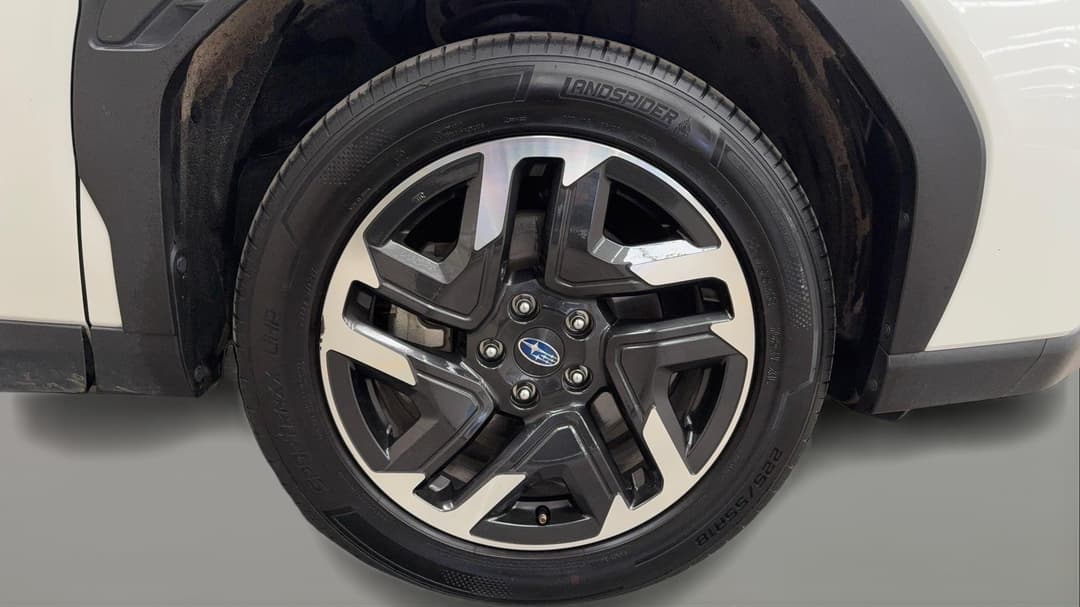 2025 Subaru Forester 2.5i (AWD), Automatic, 33387 km, Right Front Wheel