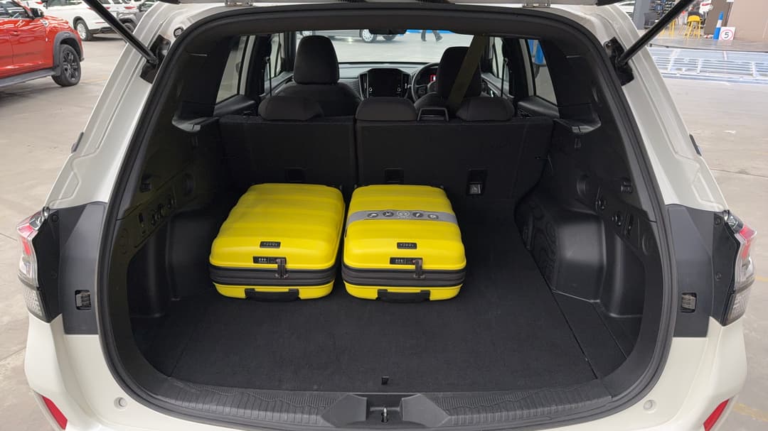 2025 Subaru Forester 2.5i (AWD), Automatic, 33387 km, Boot Inside View with Luggage