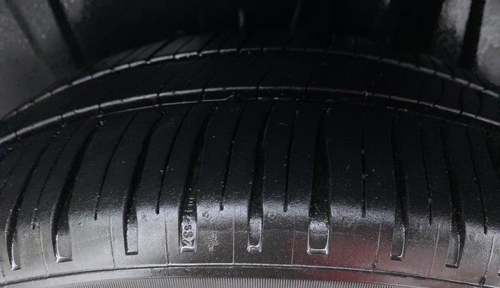 2019 Maruti Ertiga ZDI PLUS 1.5 DIESEL, Diesel, Manual, 73,054 km, Left Rear Tyre Tread