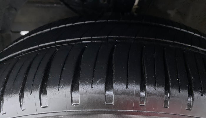 2019 Maruti Ertiga ZDI PLUS 1.5 DIESEL, Diesel, Manual, 73,054 km, Left Front Tyre Tread