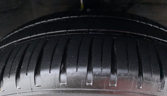 2019 Maruti Ertiga ZDI PLUS 1.5 DIESEL, Diesel, Manual, 73,054 km, Right Front Tyre Tread
