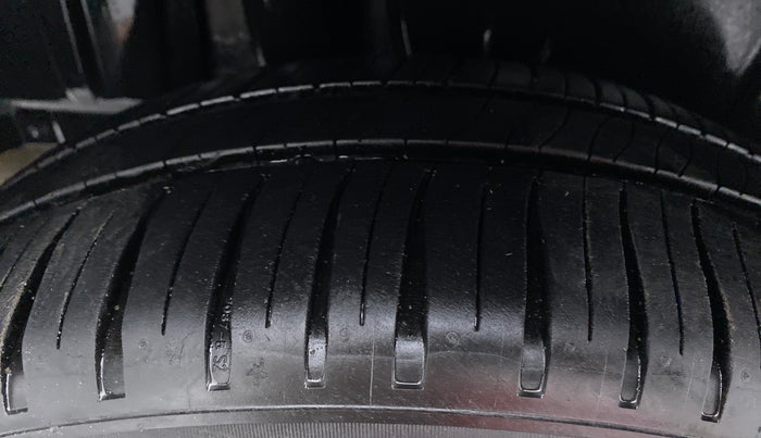 2019 Maruti Ertiga ZDI PLUS 1.5 DIESEL, Diesel, Manual, 73,054 km, Right Rear Tyre Tread