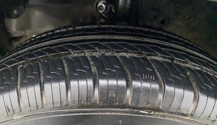 2015 Honda Brio S MT, Petrol, Manual, 37,409 km, Left Front Tyre Tread
