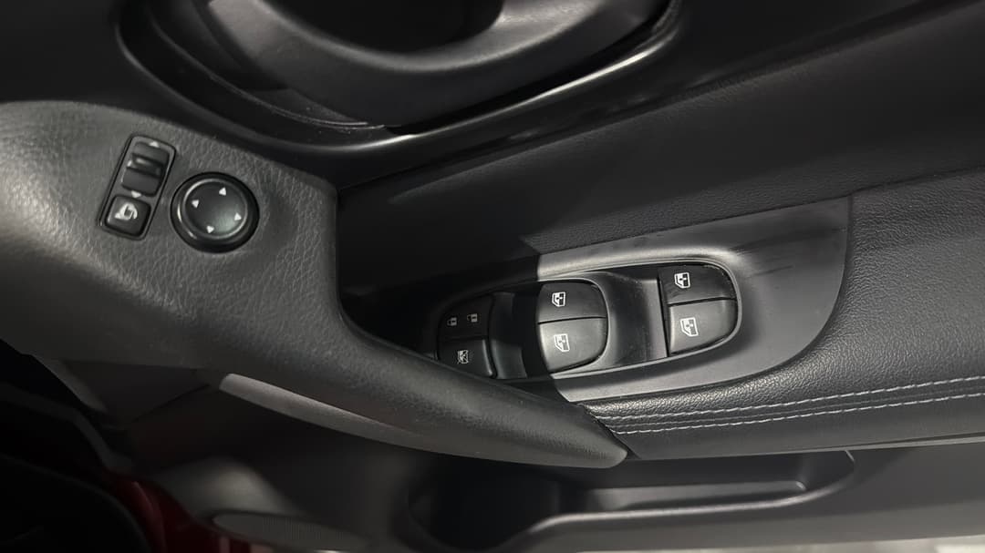 2020 Nissan Qashqai St-l, Automatic, 51274 km, Drivers Side Door Panel Controls