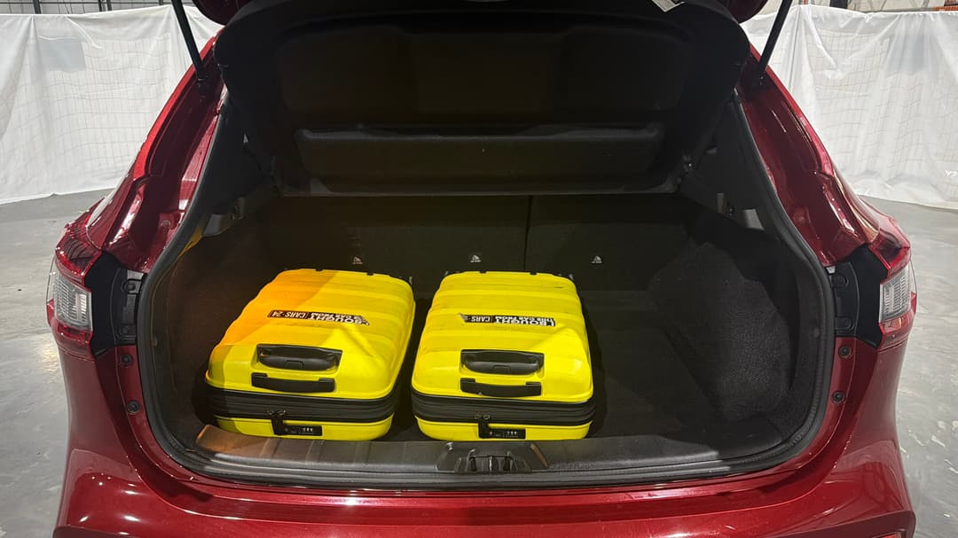 2020 Nissan Qashqai St-l, Automatic, 51274 km, Boot Inside View with Luggage