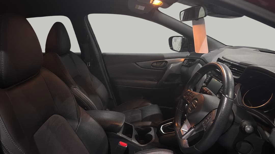 2020 Nissan Qashqai St-l, Automatic, 51274 km, Right Side Front Door Cabin View
