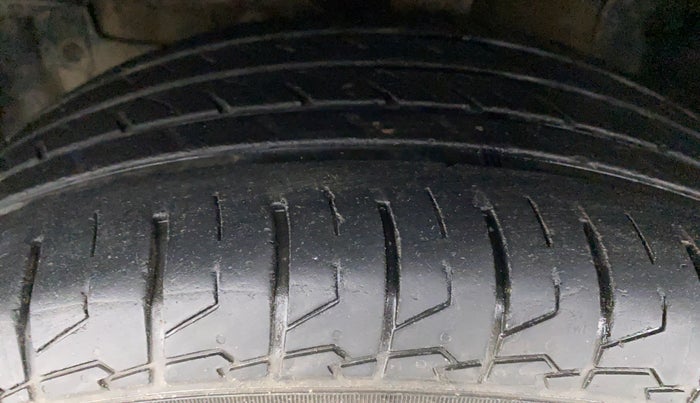 2020 Maruti S Cross ALPHA 1.5, Petrol, Manual, 29,648 km, Left Front Tyre Tread