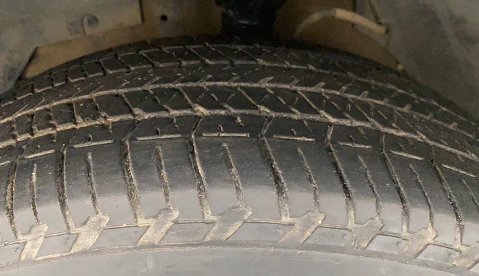 2016 Mahindra XUV500 W6 AT, Diesel, Automatic, 65,314 km, Left Front Tyre Tread
