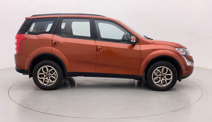2016 Mahindra XUV500 W6 AT, Diesel, Automatic, 65,314 km, Right Side View