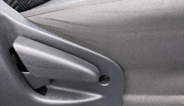 2018 Datsun Go Plus T, Petrol, Manual, 2,480 km, Driver Side Adjustment Panel