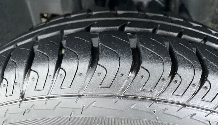 2018 Datsun Go Plus T, Petrol, Manual, 2,480 km, Left Front Tyre Tread