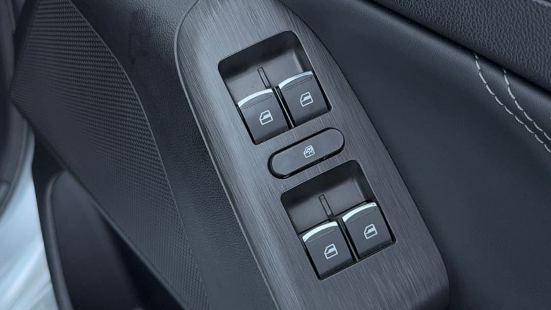 2020 GWM Ute Cannon-l (4x4), Automatic, 82780 km, Drivers Side Door Panel Controls