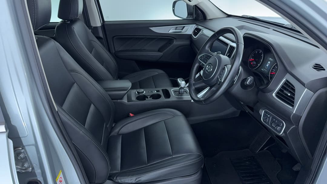 2020 GWM Ute Cannon-l (4x4), Automatic, 82780 km, Right Side Front Door Cabin View