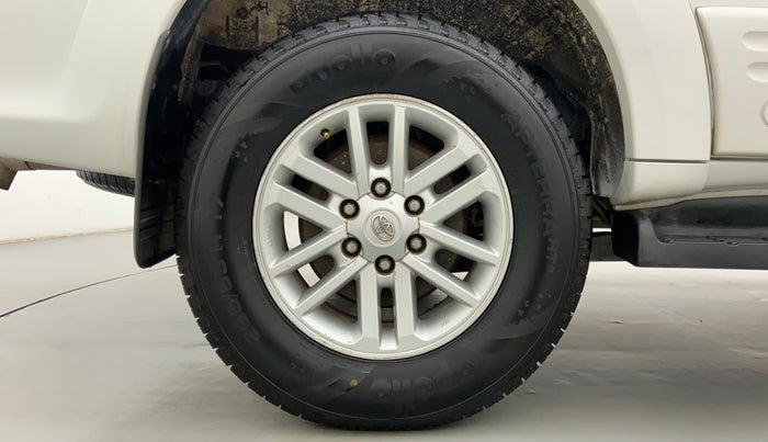 2013 Toyota Fortuner 3.0 MT 4X2, Diesel, Manual, 1,00,509 km, Right Rear Wheel