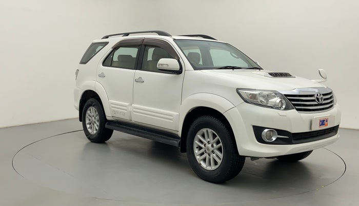 2013 Toyota Fortuner 3.0 MT 4X2, Diesel, Manual, 1,00,509 km, Right Front Diagonal