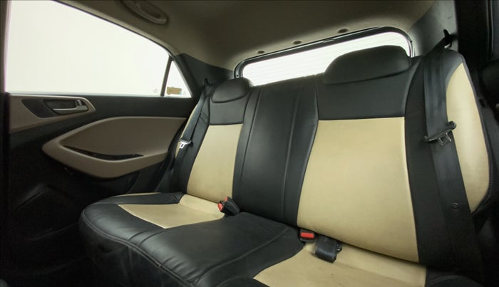 2017 Hyundai Elite i20 SPORTZ 1.2, Petrol, Manual, 58,135 km, Right Side Rear Door Cabin