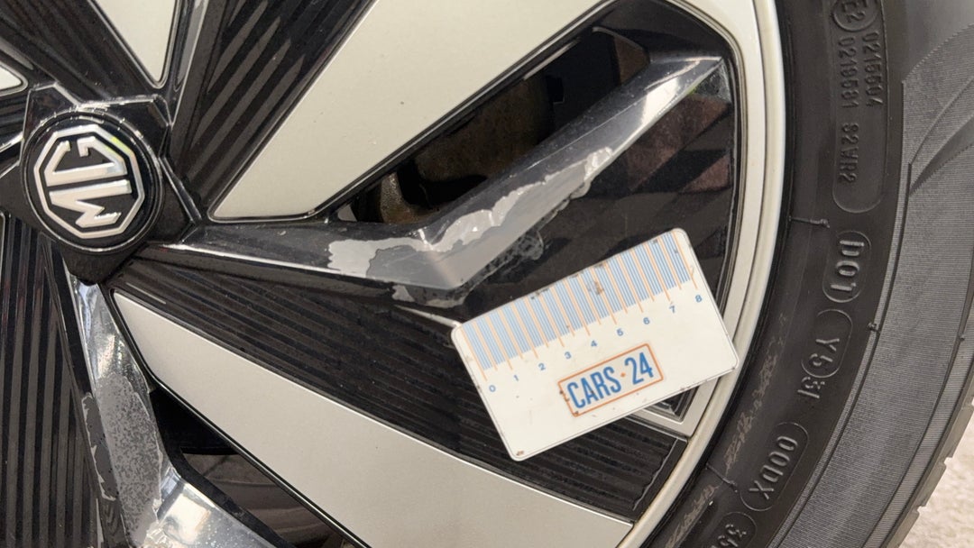 Wheels Hubcap Rear LHS Wear