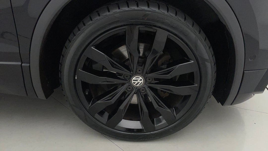 2018 Volkswagen Tiguan Wolfsburg Edition, Automatic, 83801 km, Right Front Wheel