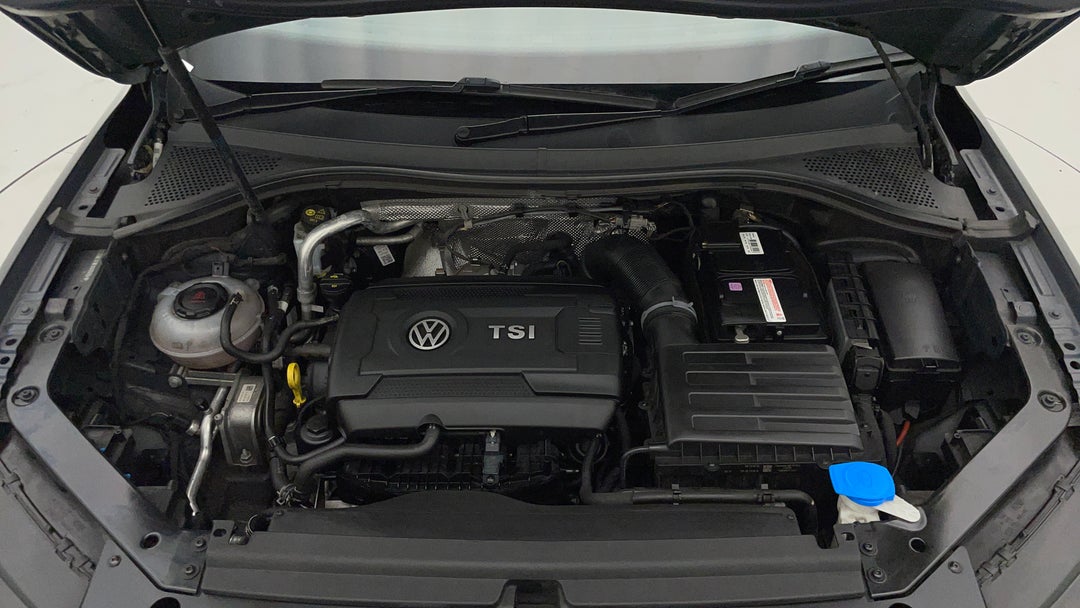 2018 Volkswagen Tiguan Wolfsburg Edition, Automatic, 83801 km, Open Bonnet (Engine)