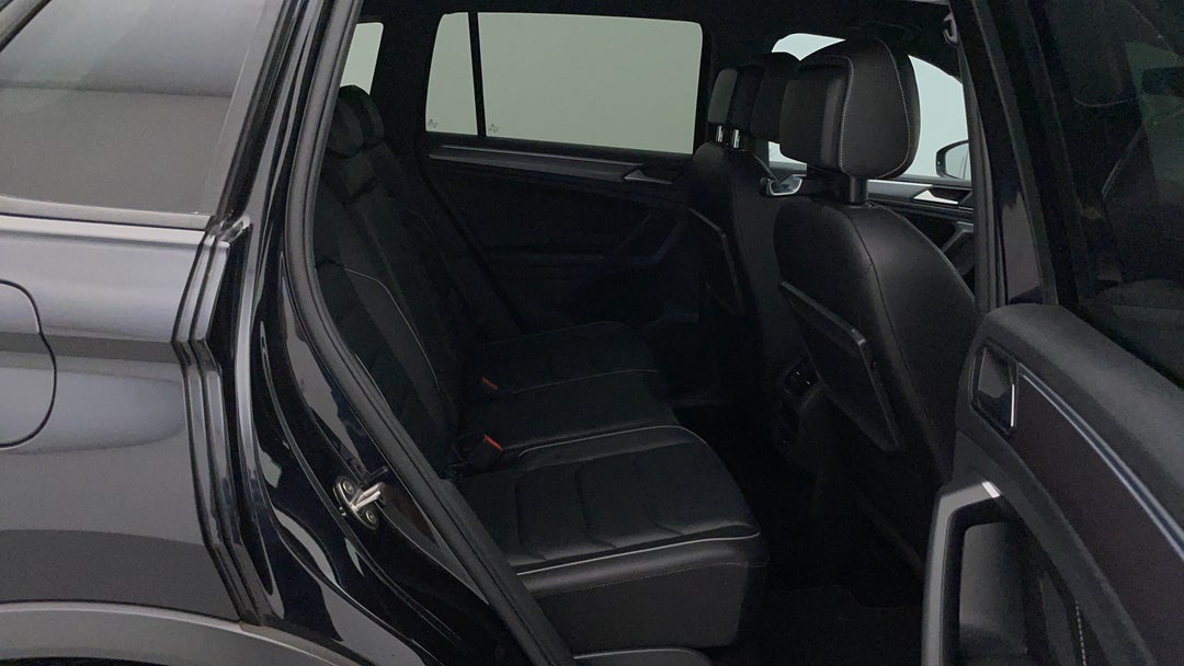 2018 Volkswagen Tiguan Wolfsburg Edition, Automatic, 83801 km, Right Side Rear Door Cabin View