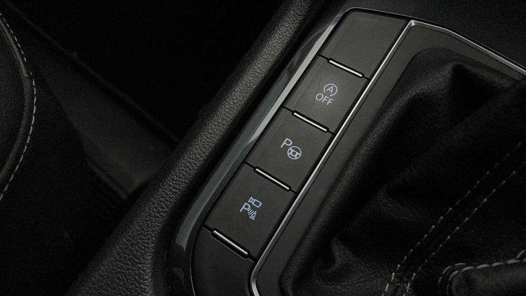 2018 Volkswagen Tiguan Wolfsburg Edition, Automatic, 83801 km, Utility Switches/Buttons