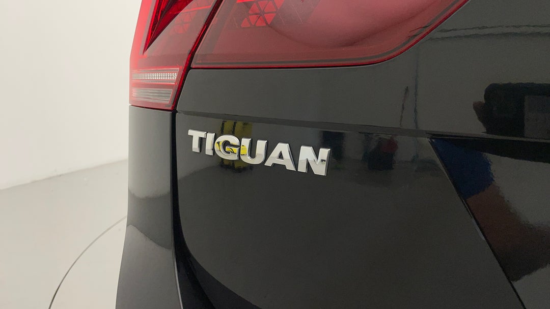 2018 Volkswagen Tiguan Wolfsburg Edition, Automatic, 83801 km, Badge (Boot Left Side)