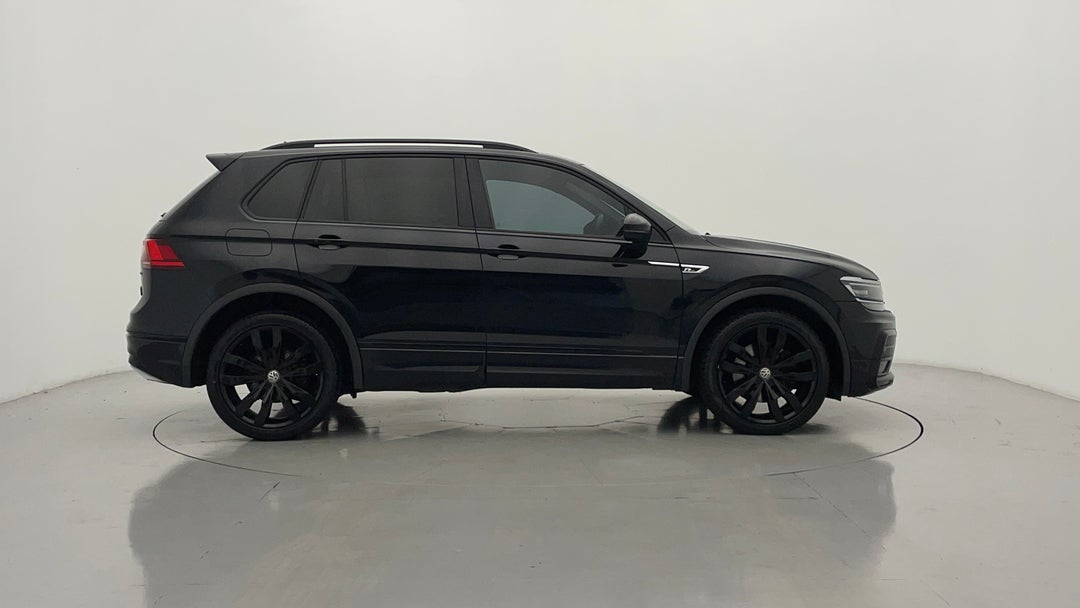 2018 Volkswagen Tiguan Wolfsburg Edition, Automatic, 83801 km, Right Side View