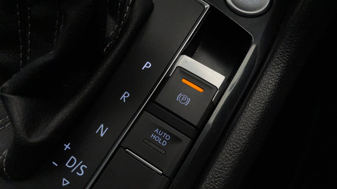 2018 Volkswagen Tiguan Wolfsburg Edition, Automatic, 83801 km, Handbrake