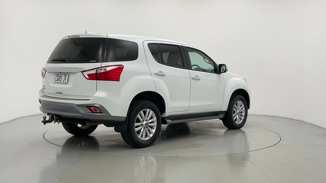 Right Back Diagonal (45- Degree) View