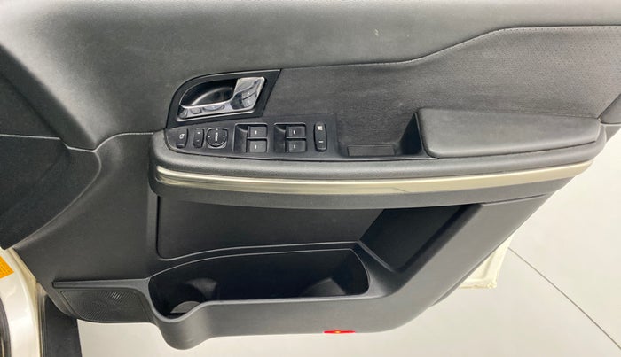 2018 Tata Hexa Varicor 400 XTA, Diesel, Automatic, 77,408 km, Driver Side Door Panels Control