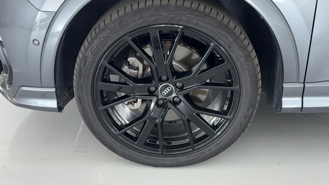2022 Audi Q3 40 Tfsi Quattro S Line, Automatic, 33348 km, Left Front Wheel