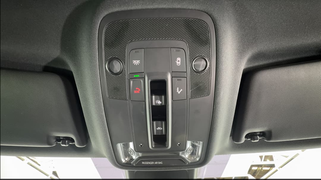 2022 Audi Q3 40 Tfsi Quattro S Line, Automatic, 33348 km, On-Roof Controls/Sunglass holder