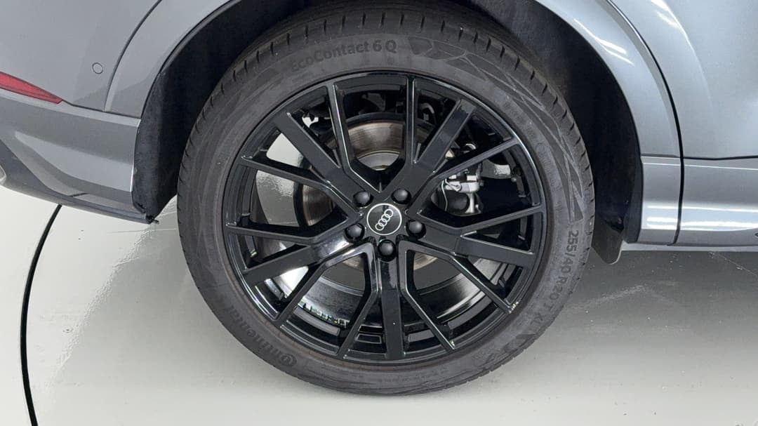2022 Audi Q3 40 Tfsi Quattro S Line, Automatic, 33348 km, Right Rear Wheel