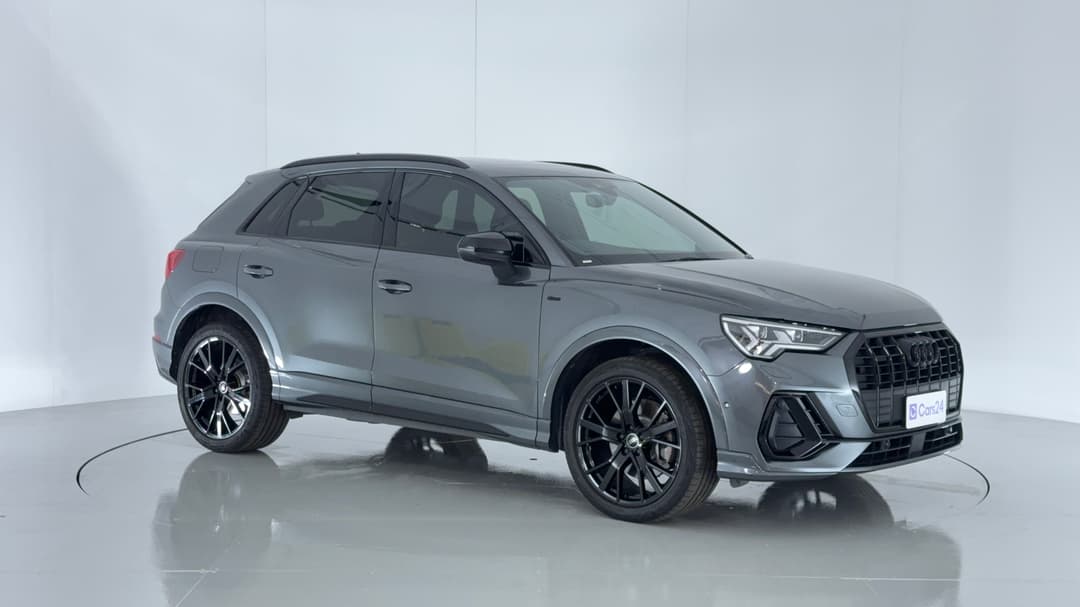 2022 Audi Q3 40 Tfsi Quattro S Line, Automatic, 33348 km, Right Front Diagonal (45- Degree) View