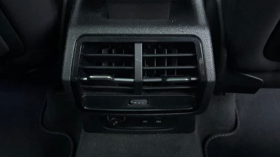2022 Audi Q3 40 Tfsi Quattro S Line, Automatic, 33348 km, Rear A/C Vent
