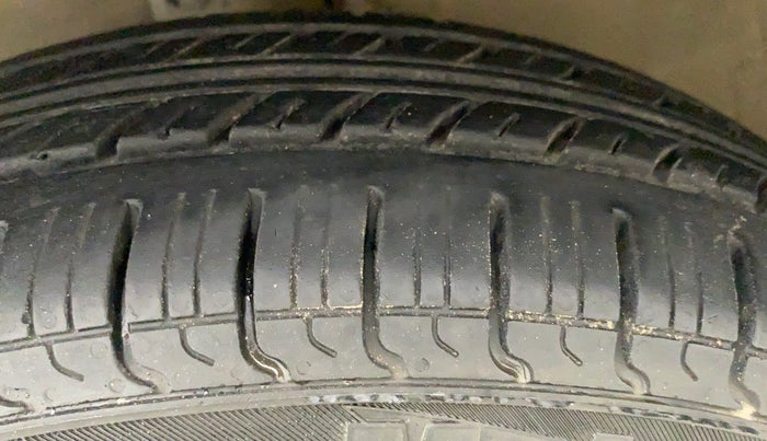 2017 Maruti Wagon R 1.0 LXI CNG, CNG, Manual, 40,232 km, Left Rear Tyre Tread