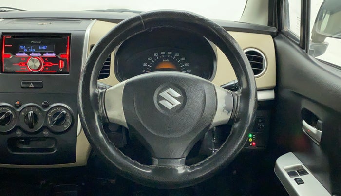 2017 Maruti Wagon R 1.0 LXI CNG, CNG, Manual, 40,232 km, Steering Wheel Close Up