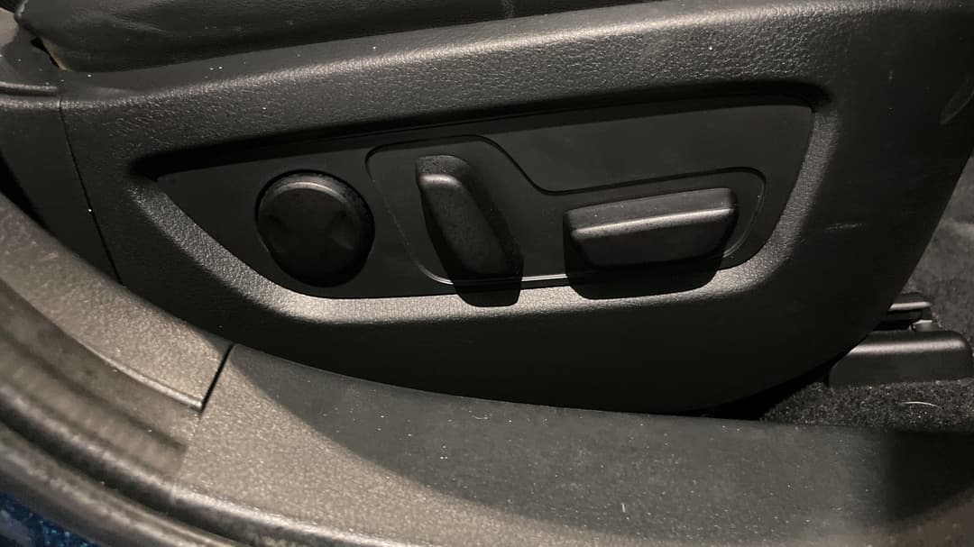 2021 Mazda CX-30 G20 Touring (FWD), Automatic, 30442 km, Drivers Side Adjustment Panel