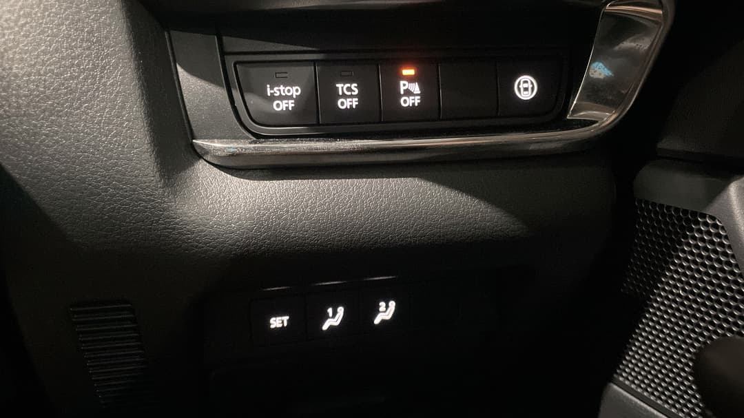 2021 Mazda CX-30 G20 Touring (FWD), Automatic, 30442 km, Utility Switches/Buttons